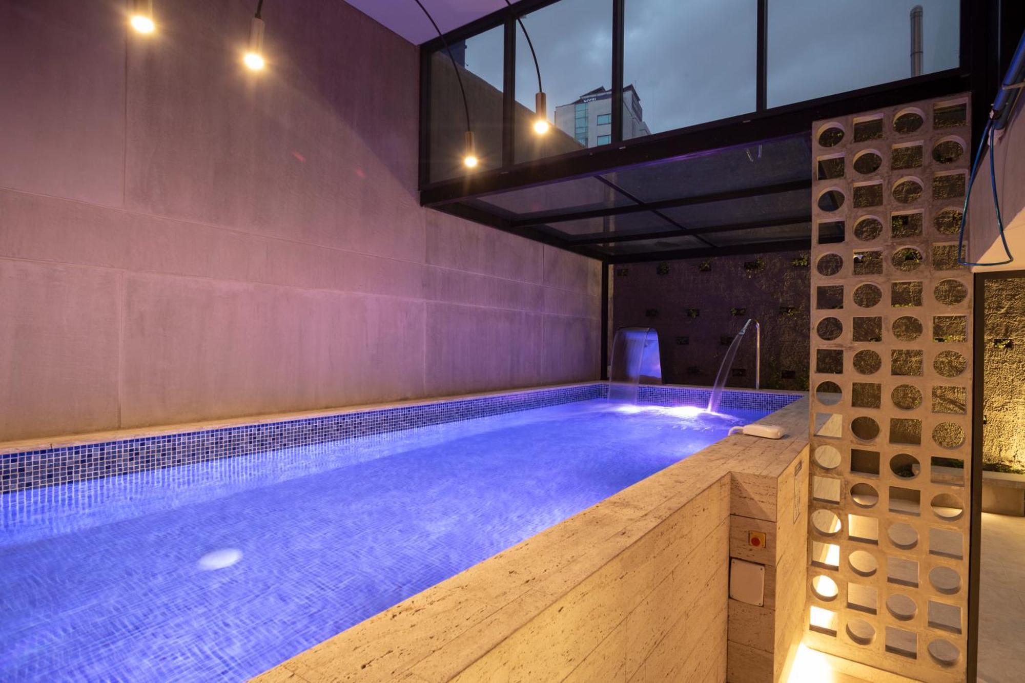 Cozy Pool, Sauna, Gym& Cowork Apartment